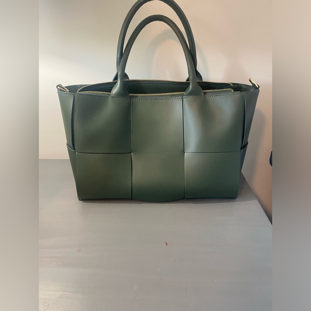 Valentina Fiore Green Woven Leather Purse - Picture 2 of 9